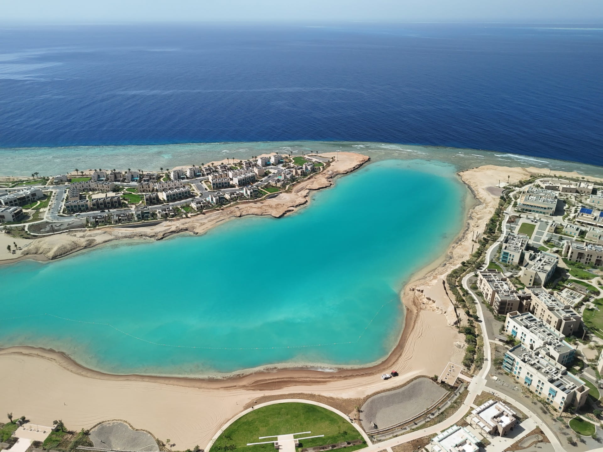 Group AMANA Delivers 1,404 Modular Concrete Studios for Red Sea Global