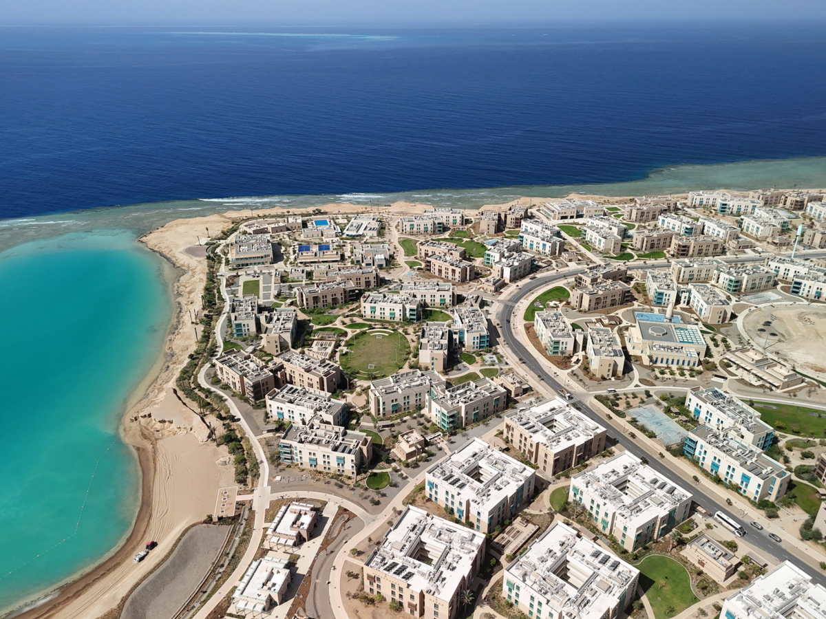 Group AMANA Delivers 1,404 Modular Concrete Studios for Red Sea Global