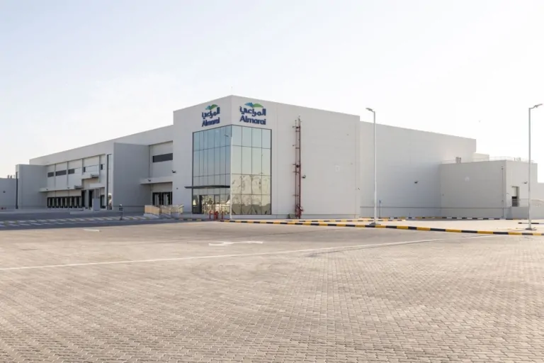 Group AMANA has been awarded the construction of the Almarai Logistics and Office Facility in ICAD 3, Abu Dhabi, a 52,000 sqm development designed to support Almarai's growing logistics and distribution operations. The facility will feature advanced warehousing, cold storage, and office spaces, incorporating pre-engineered steel structures, refrigeration systems, modern fire protection solutions, EV charging stations, and integrated smart building technologies.