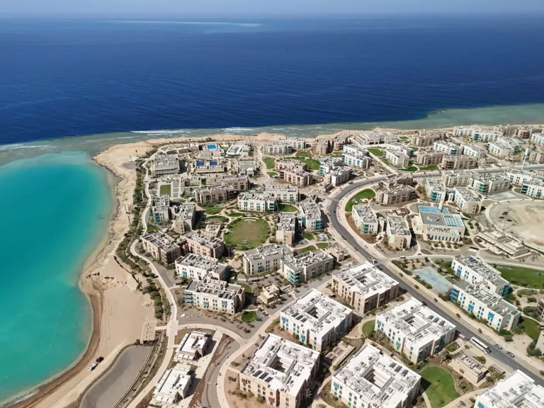 Group AMANA Delivers 1,404 Modular Concrete Studios for Red Sea Global